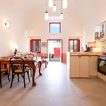 Arbarorisa Traditional Apartman Meszariá