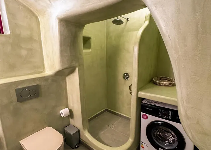 Arbarorisa Traditional * Messaria (Santorini)