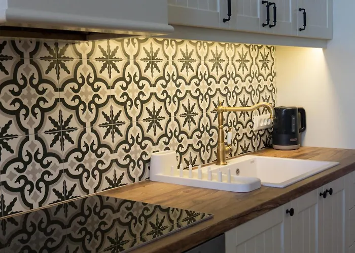 Arbarorisa Traditional *