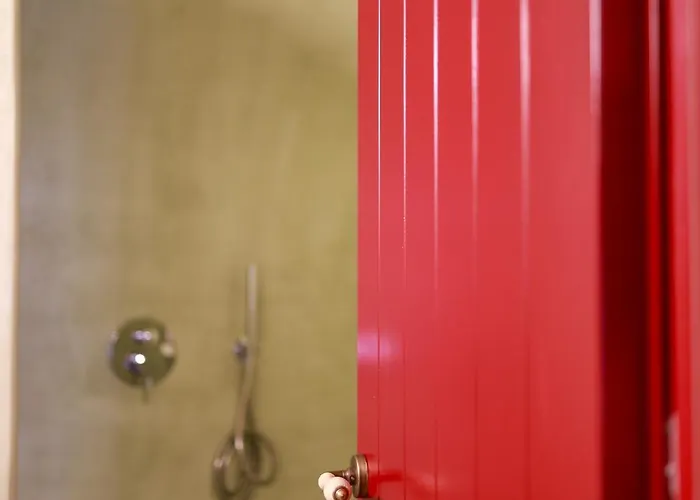 Arbarorisa Traditional * Messaria (Santorini)